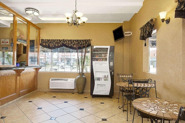 Super 8 By Wyndham Inglewood/LAX Main image